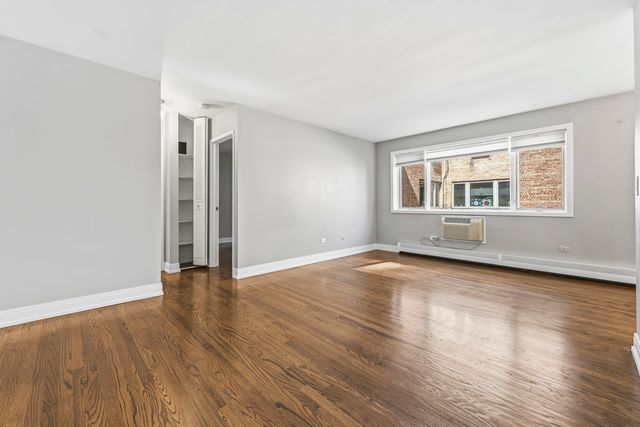 426 W BARRY Avenue 407, Chicago, IL 60657