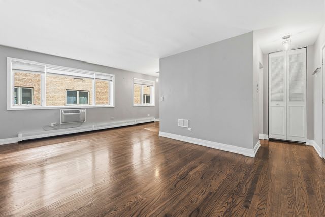 426 W BARRY Avenue 407, Chicago, IL 60657