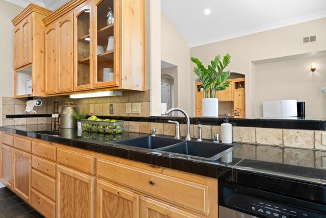 7140 Starkview Pl, Loomis, CA 95650