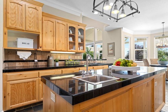 7140 Starkview Pl, Loomis, CA 95650