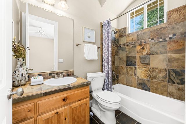 7140 Starkview Pl, Loomis, CA 95650