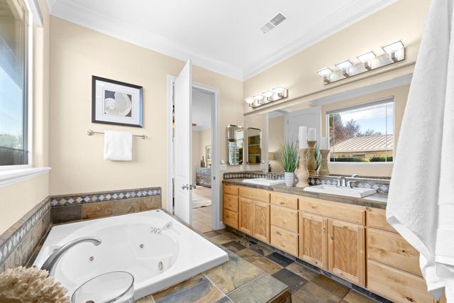 7140 Starkview Pl, Loomis, CA 95650