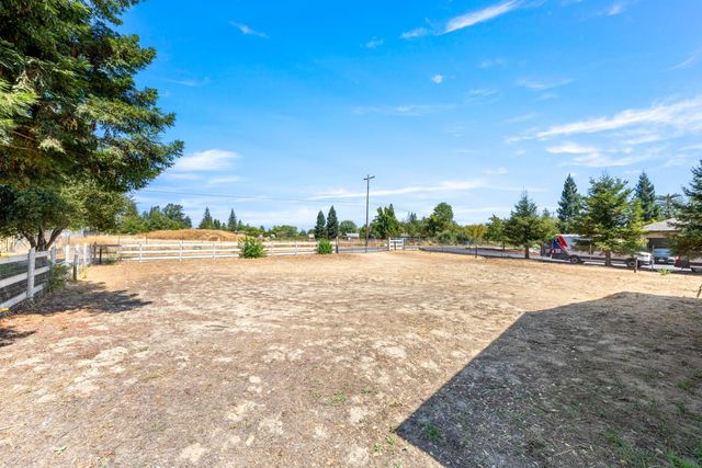 7140 Starkview Pl, Loomis, CA 95650