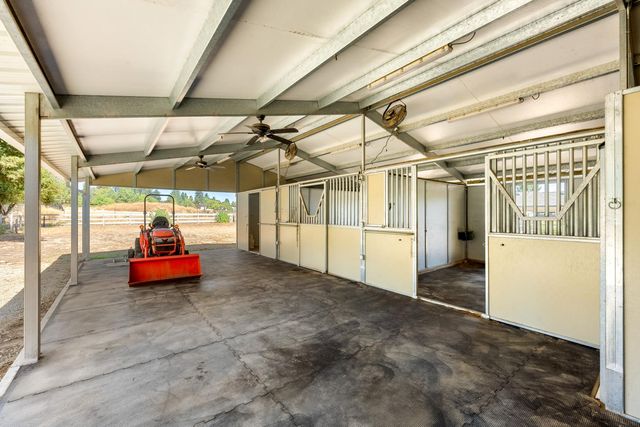 7140 Starkview Pl, Loomis, CA 95650