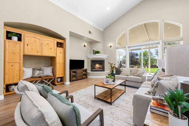7140 Starkview Pl, Loomis, CA 95650