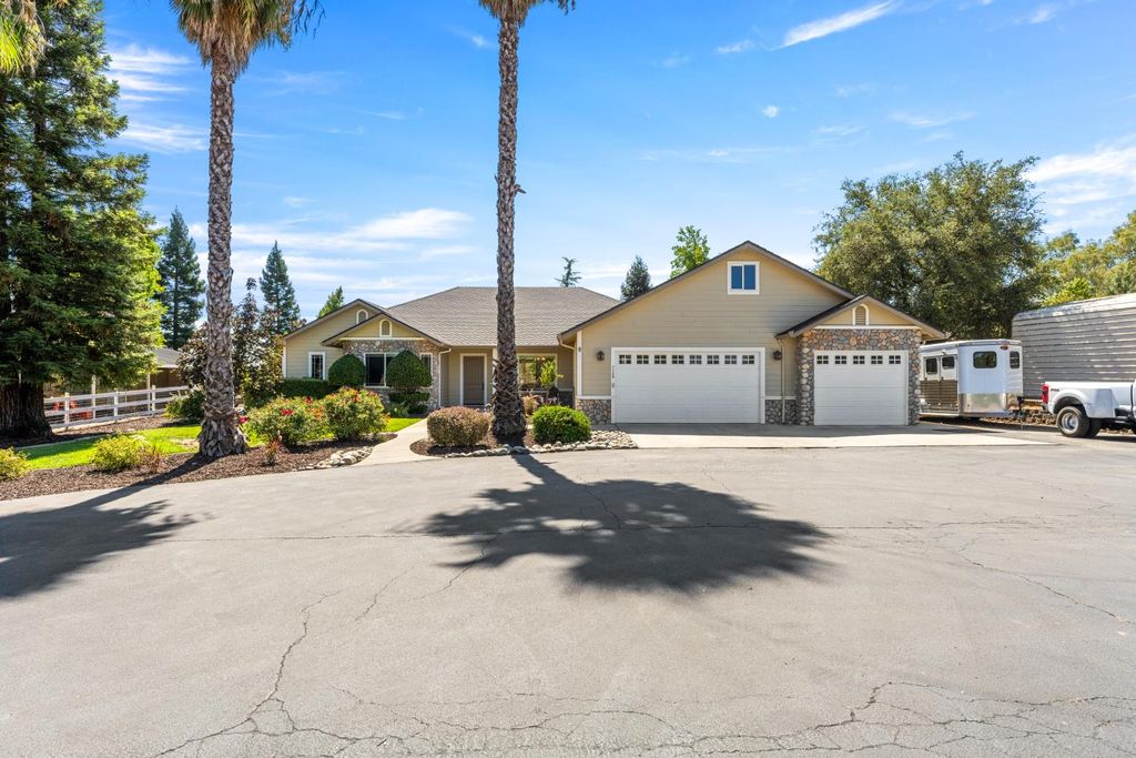 7140 Starkview Pl, Loomis, CA 95650