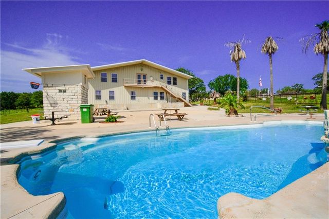 475 Catfish LN, Lockhart, TX 78644