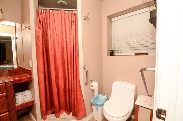 475 Catfish LN, Lockhart, TX 78644