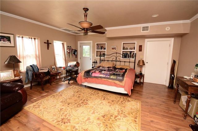475 Catfish LN, Lockhart, TX 78644