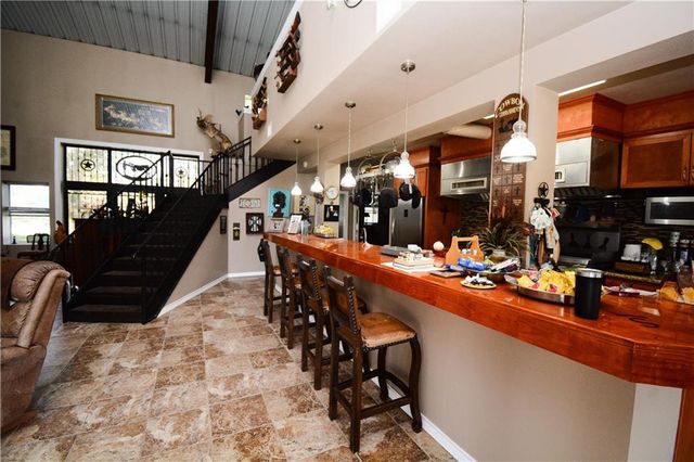 475 Catfish LN, Lockhart, TX 78644