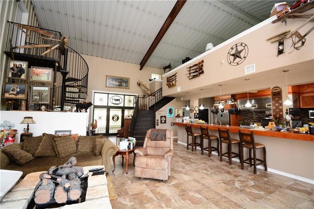 475 Catfish LN, Lockhart, TX 78644