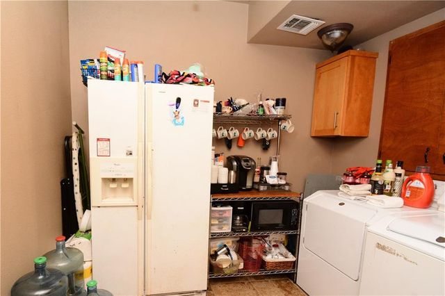 475 Catfish LN, Lockhart, TX 78644