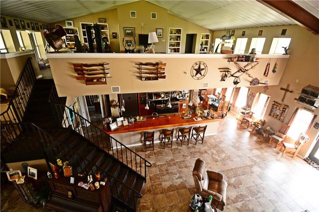 475 Catfish LN, Lockhart, TX 78644