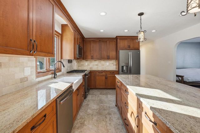 1746 Malibu DRIVE, Cedarburg, WI 53012