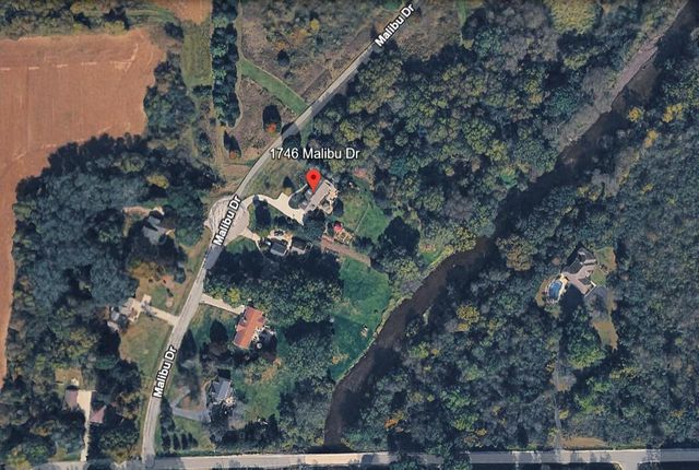 1746 Malibu DRIVE, Cedarburg, WI 53012