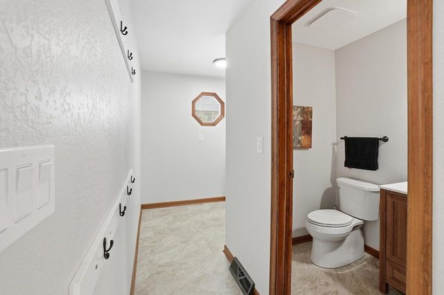 1746 Malibu DRIVE, Cedarburg, WI 53012