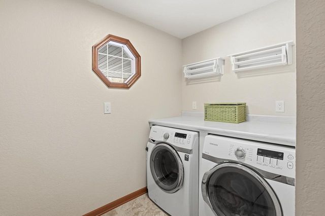 1746 Malibu DRIVE, Cedarburg, WI 53012