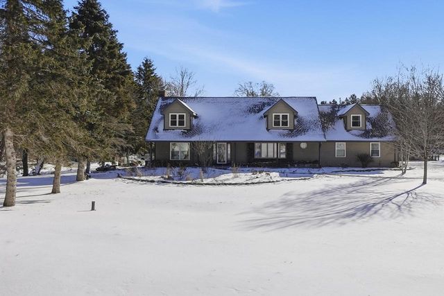 1746 Malibu DRIVE, Cedarburg, WI 53012