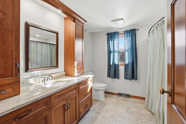 1746 Malibu DRIVE, Cedarburg, WI 53012