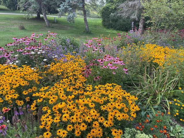 1746 Malibu DRIVE, Cedarburg, WI 53012