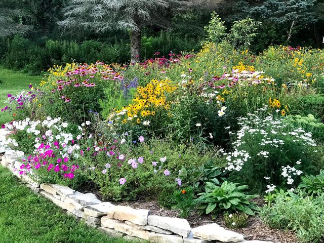 1746 Malibu DRIVE, Cedarburg, WI 53012