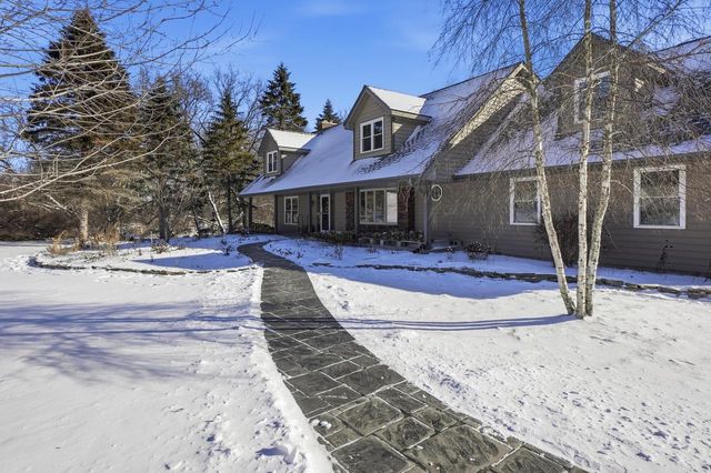 1746 Malibu DRIVE, Cedarburg, WI 53012