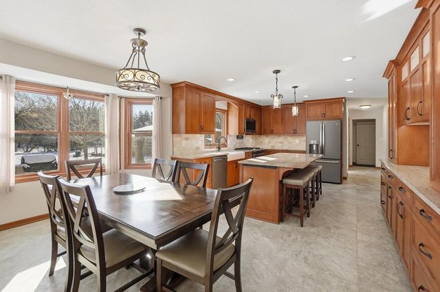 1746 Malibu DRIVE, Cedarburg, WI 53012