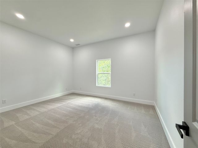 208 Silverleaf Drive, Fort Worth, TX 76112