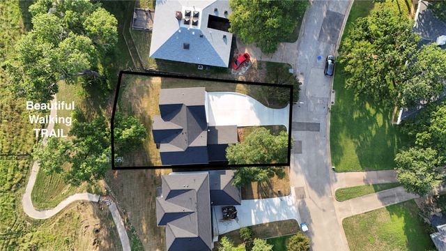 208 Silverleaf Drive, Fort Worth, TX 76112