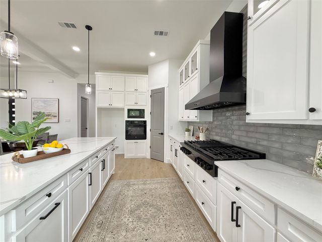 208 Silverleaf Drive, Fort Worth, TX 76112