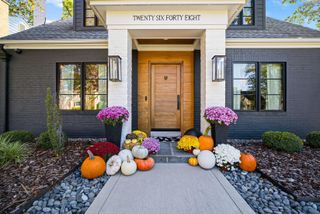 2648 Chester Road, Upper Arlington, OH 43221