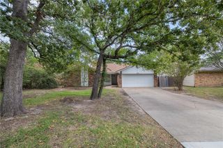 1401 Bayou Woods Drive, College Station, TX 77840