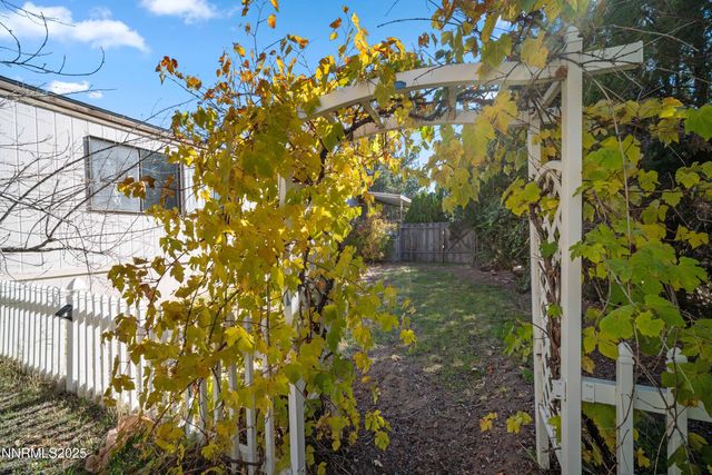 2524 Sneddon Way, Carson City, NV 89706