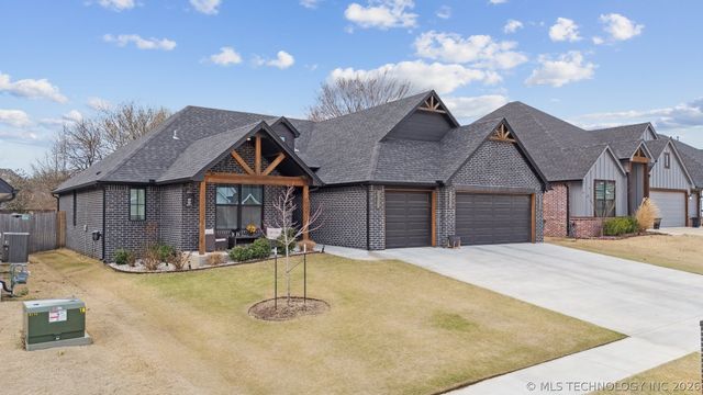 9226 N 141st East Avenue, Owasso, OK 74055