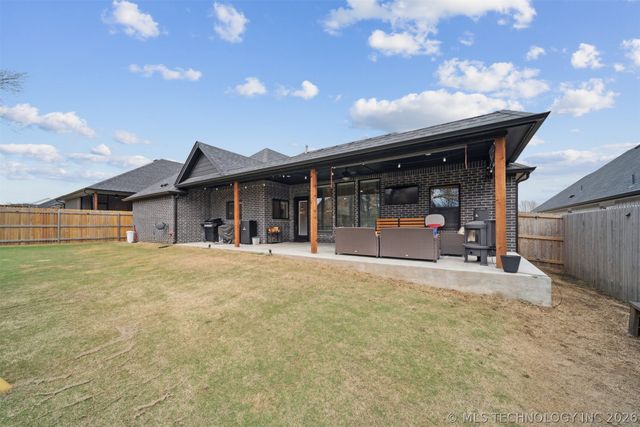 9226 N 141st East Avenue, Owasso, OK 74055