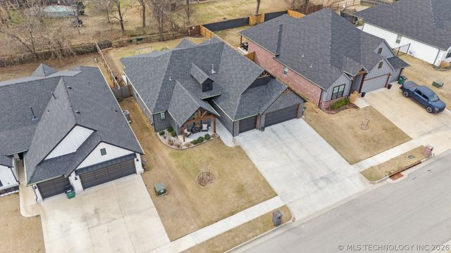 9226 N 141st East Avenue, Owasso, OK 74055