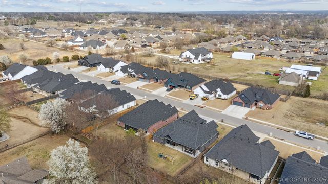 9226 N 141st East Avenue, Owasso, OK 74055