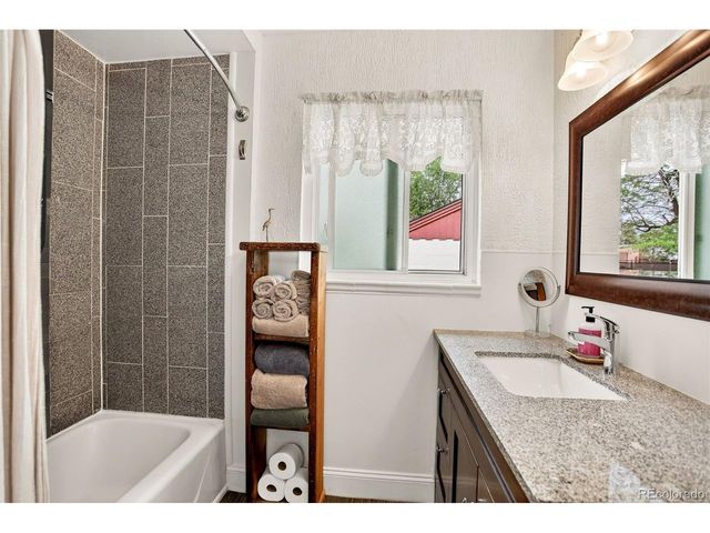 5331 Primrose Ln, Denver, CO 80221