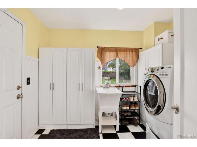 5331 Primrose Ln, Denver, CO 80221