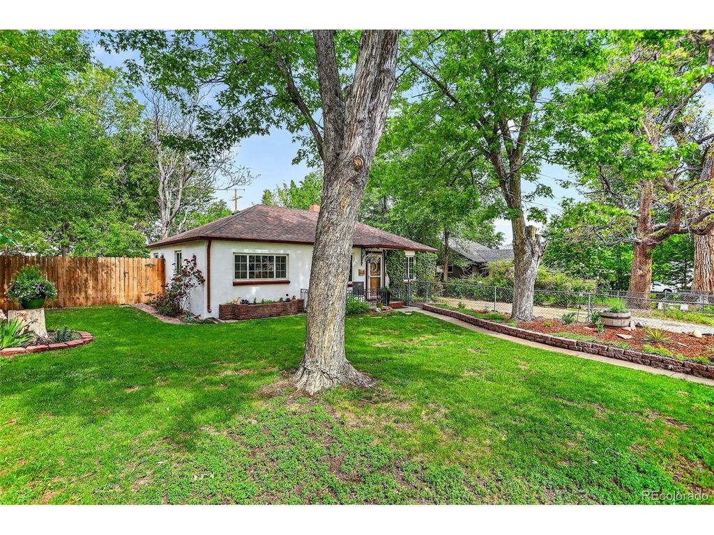 5331 Primrose Ln, Denver, CO 80221