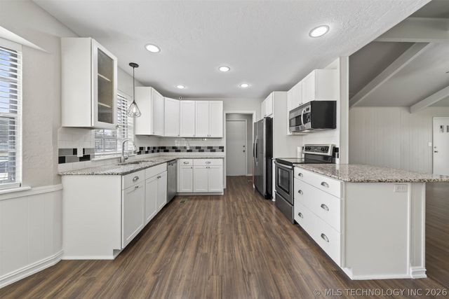 1108 S Poplar Avenue, Broken Arrow, OK 74012