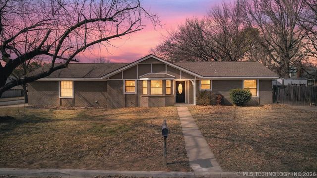 1108 S Poplar Avenue, Broken Arrow, OK 74012