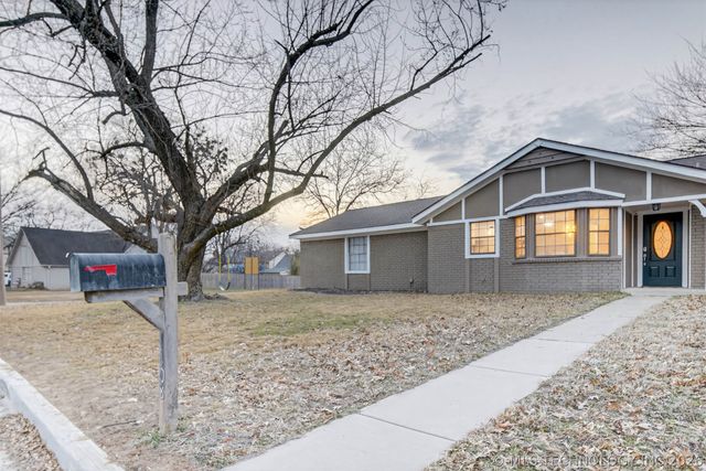 1108 S Poplar Avenue, Broken Arrow, OK 74012