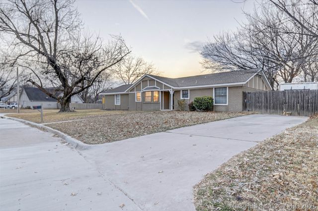 1108 S Poplar Avenue, Broken Arrow, OK 74012