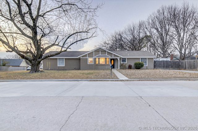 1108 S Poplar Avenue, Broken Arrow, OK 74012
