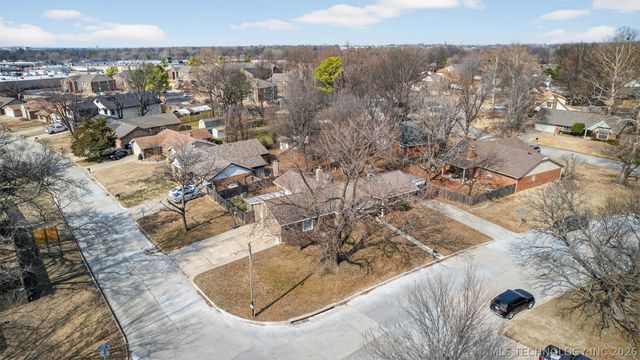 1108 S Poplar Avenue, Broken Arrow, OK 74012