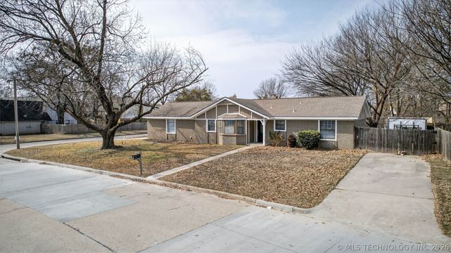 1108 S Poplar Avenue, Broken Arrow, OK 74012