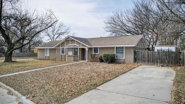 1108 S Poplar Avenue, Broken Arrow, OK 74012