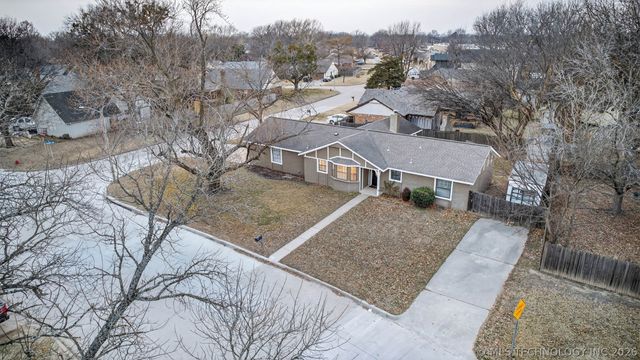 1108 S Poplar Avenue, Broken Arrow, OK 74012