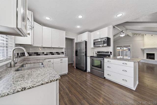 1108 S Poplar Avenue, Broken Arrow, OK 74012